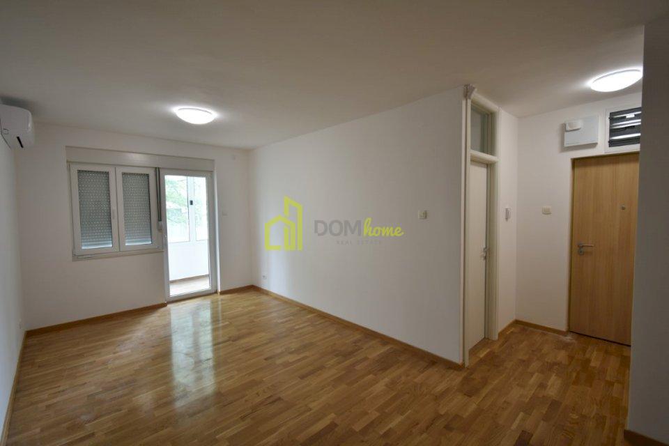 Poslovni prostor 65m2, Preko Morače